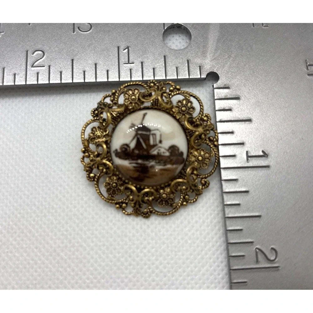 Vintage Gold Tone Filigree Metal‎ Brown Cream Windmill Delft Cabochon Pin Brooch